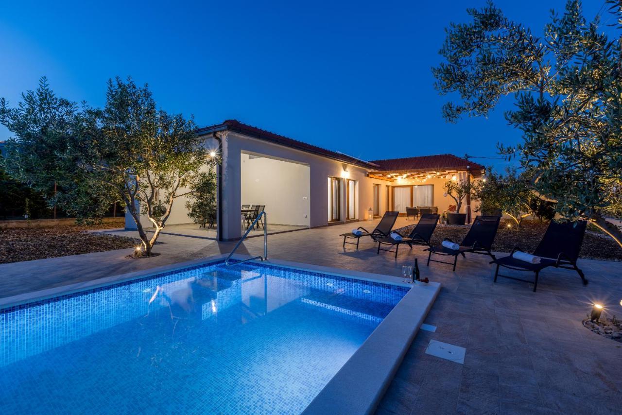 Villa Mamma Mia Kastela Exterior photo