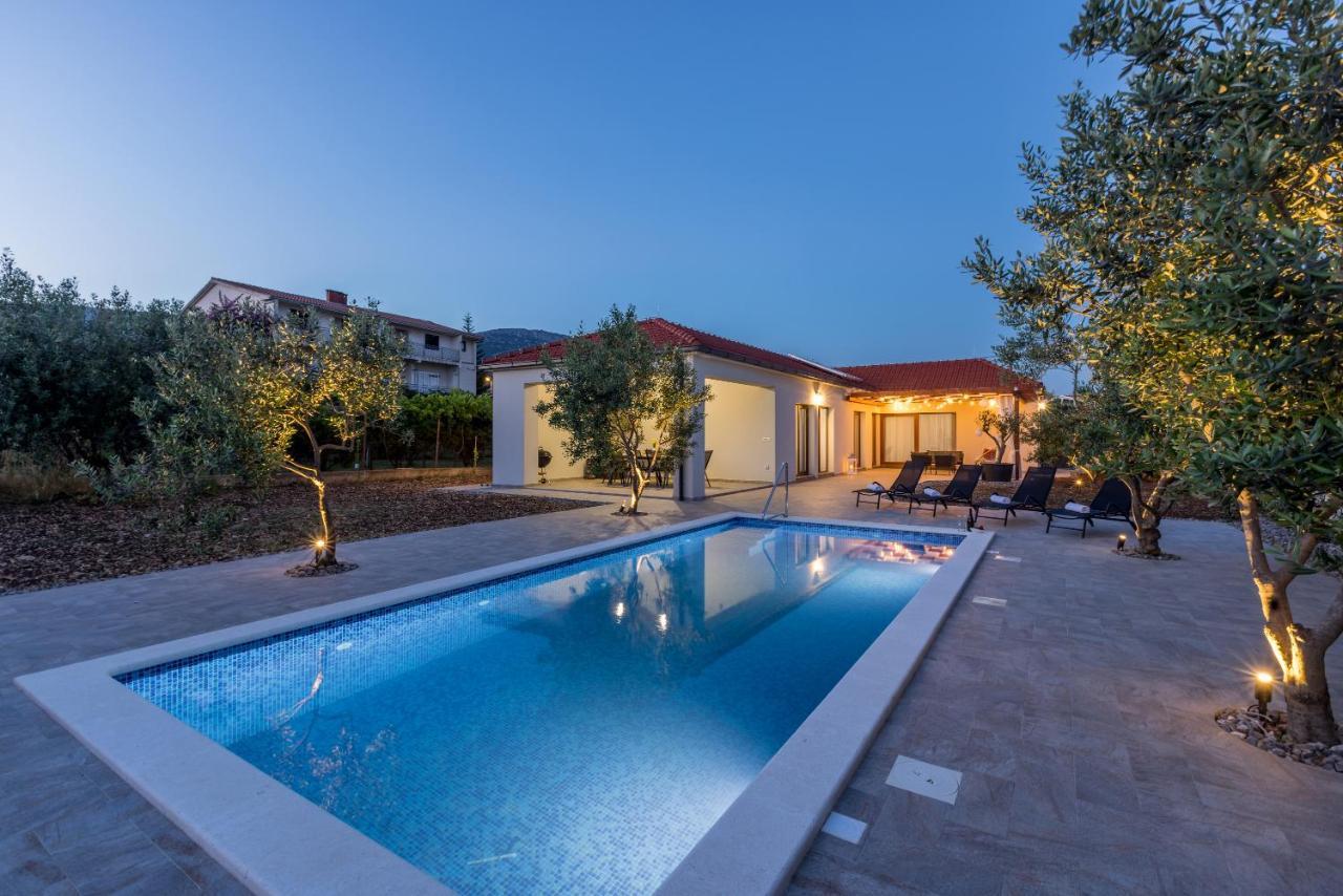 Villa Mamma Mia Kastela Exterior photo